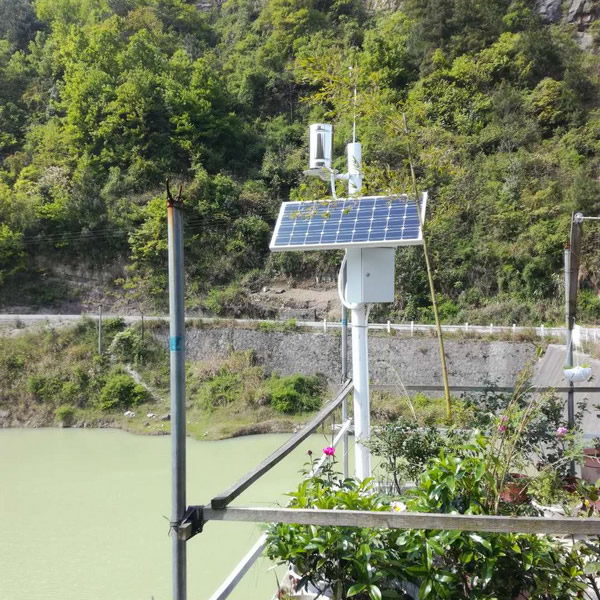 Natural River Water and Rain Monitoring Station